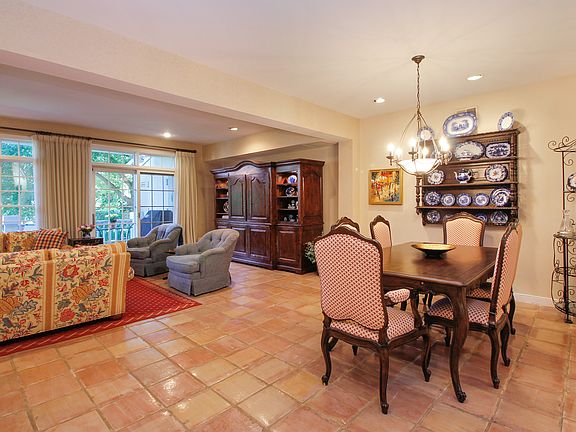 5th image of 54 Doral Greens Dr W