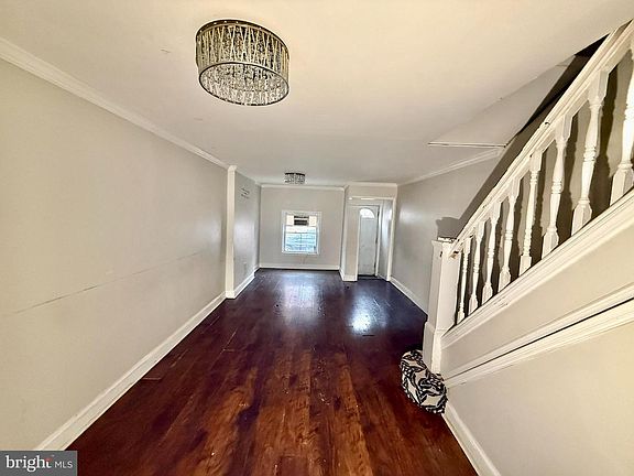 3rd image of 819 N Curley St