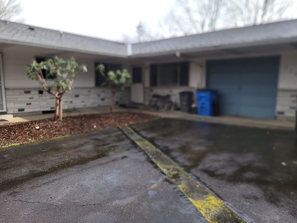 1st image of 319 SE 157th Ave APT 1