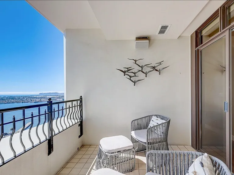 700 W Harbor Dr W #2902 — Photo 51