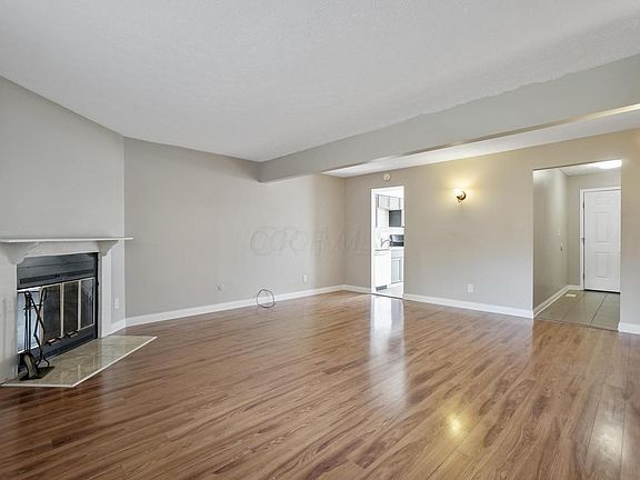 3rd image of 384-386 W Powell Rd