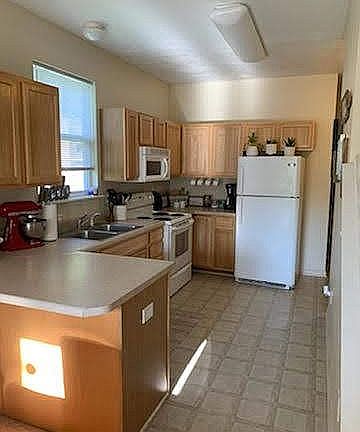 5th image of 10405 Ethel St