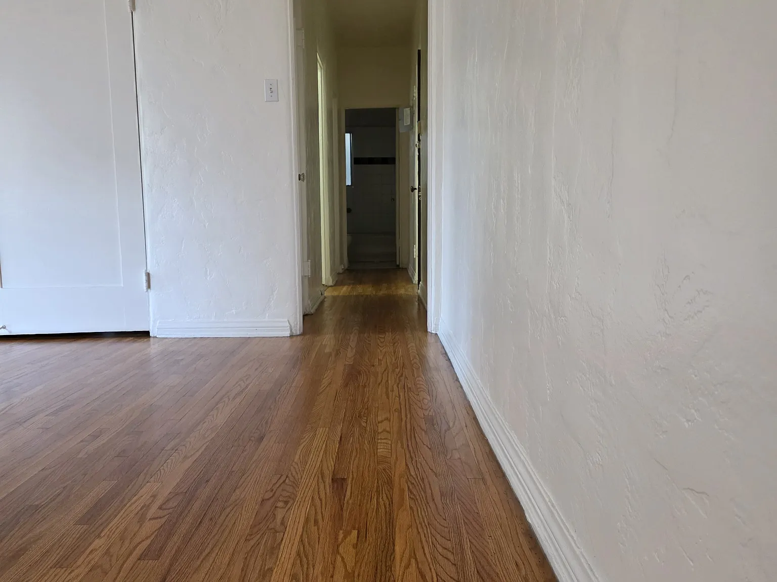 1 bed, 850 sqft, $2,495 — Photo 2