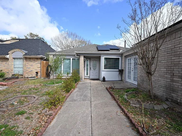 13102 Richmond Ave — Photo 9