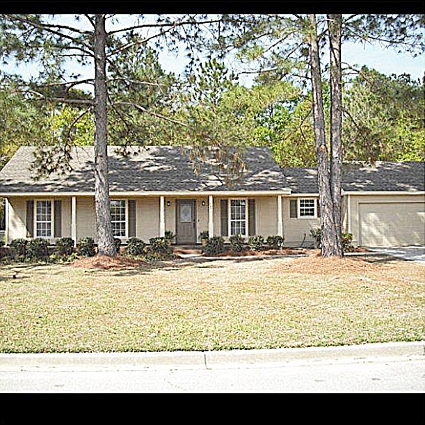 1st image of 3841 Stratford Cir