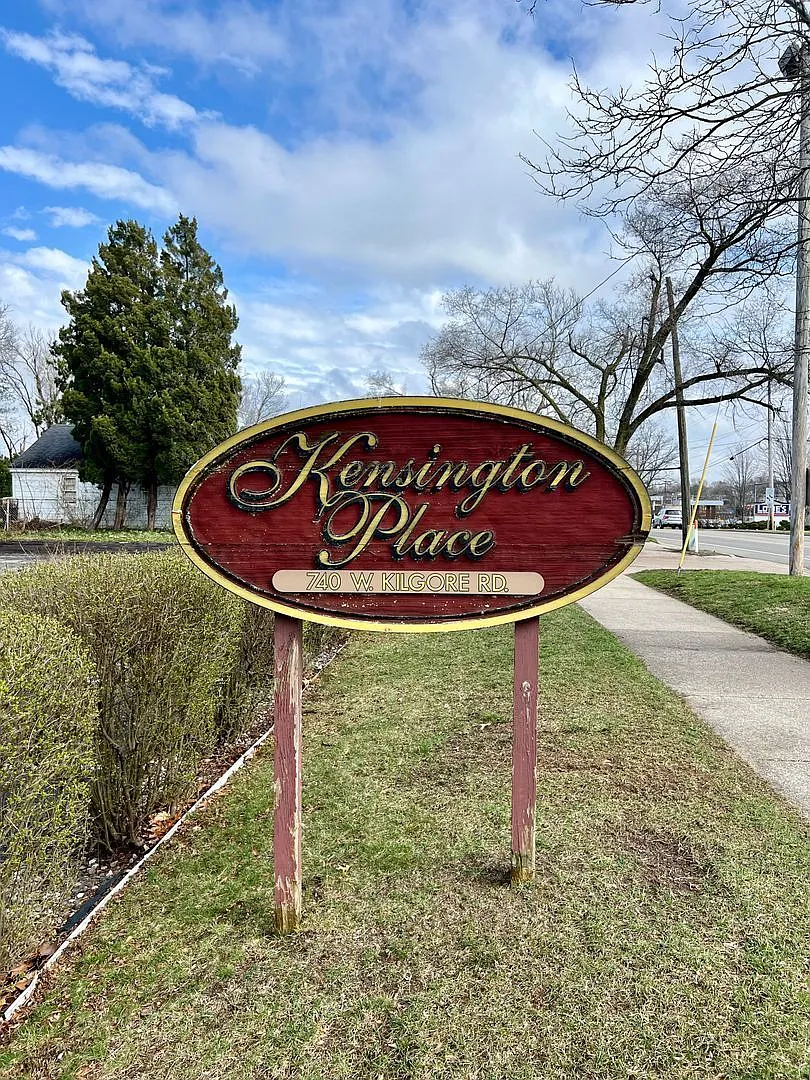 2 bed, 1.0 bath, $1,000 — Photo 1