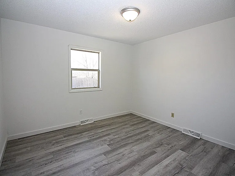 3314 S All Hallows Ave — Photo 12