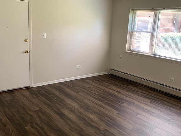 3rd image of 532 N Ardmore Ave APT 1W