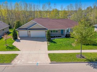 953 Richborough Rd, Green Bay, WI 54313