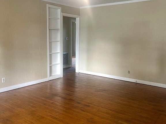 2nd image of 2916 Ernest St