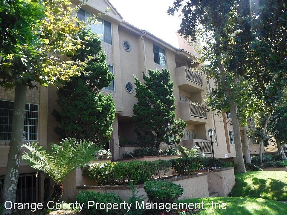 2nd image of 1616 S Barrington Ave APT 209