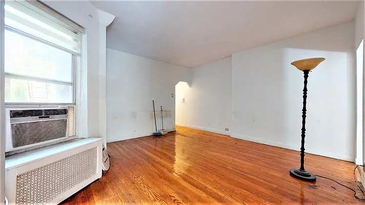 Rented by Bond New York | media 13