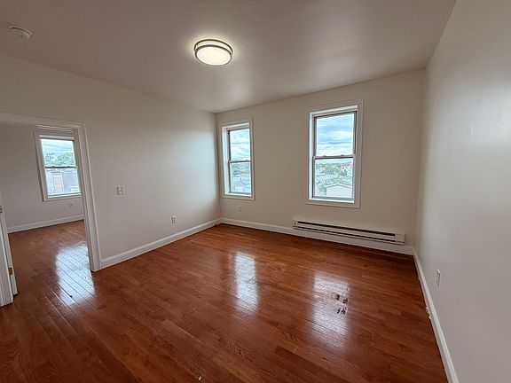 3rd image of 6615 Broadway APT E5