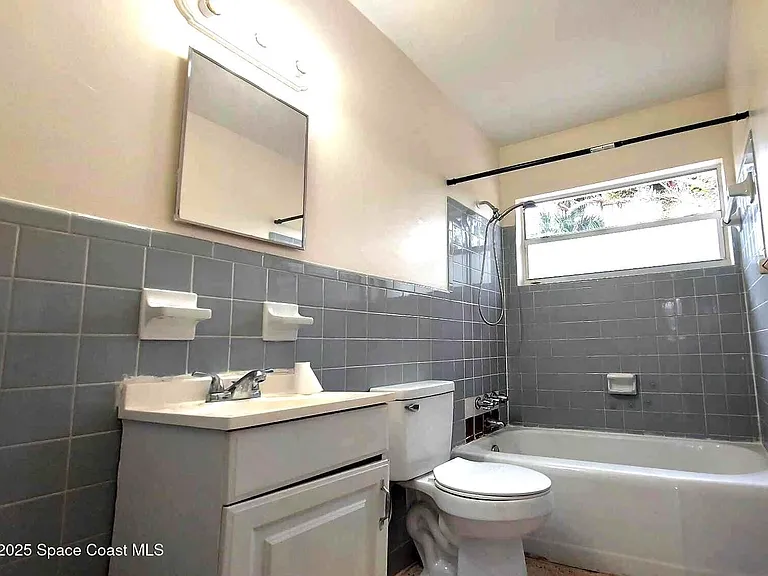 1706 Pineda St — Photo 9