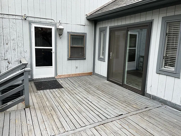 1282 Hunter Ave — Photo 31