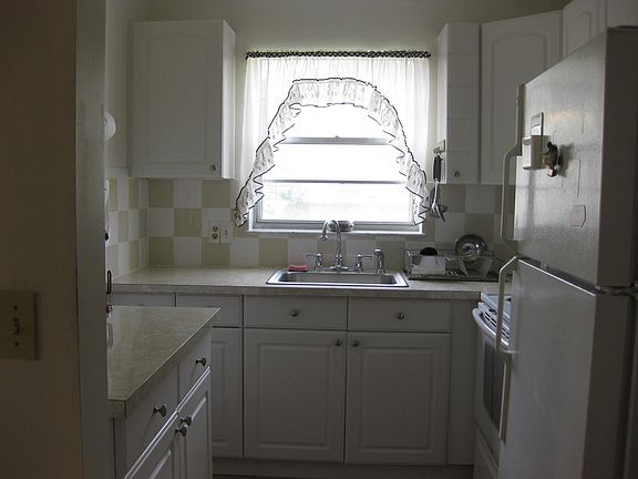 4th image of 354 Windsor P