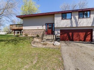 1807 Walnut Ln, Eagan, MN 55122