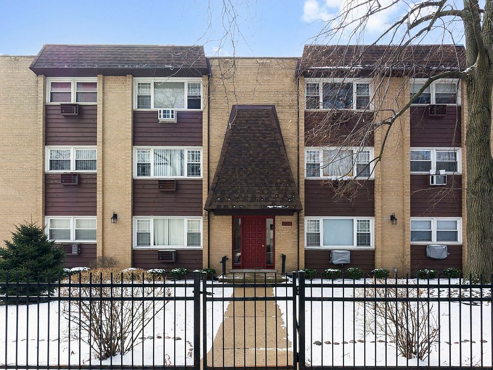 1st image of 1627 W Touhy Ave APT 306