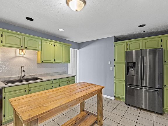 5th image of 241 Kenlock Dr