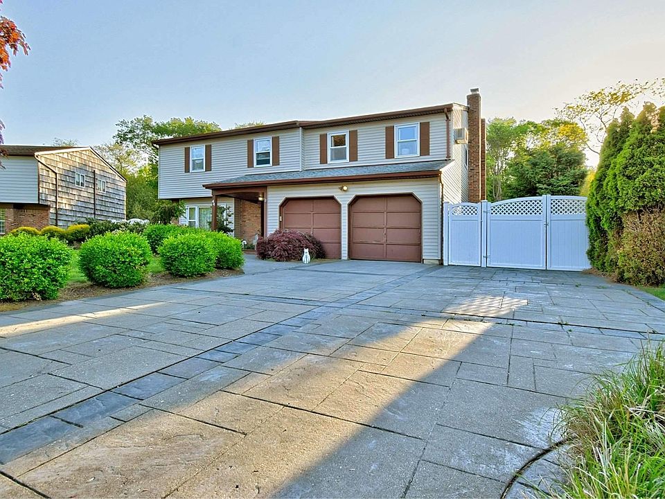 1st image of 44 Canterbury Ct