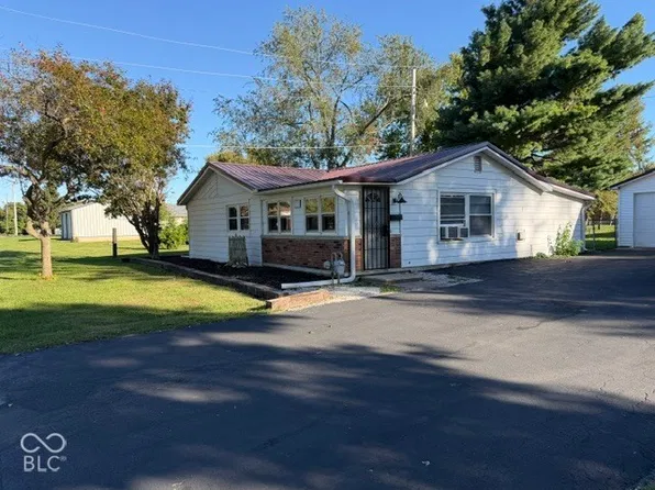 336 E Wilkison St, Montezuma, IN 47862