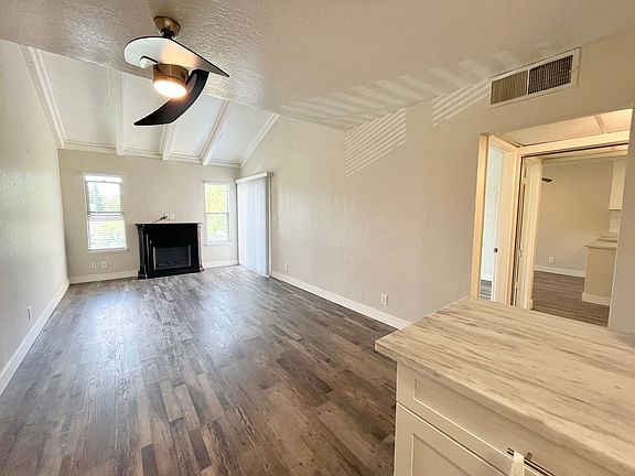 4th image of 3900 H St APT 04
