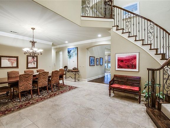 4th image of 1030 Harvest Hill Dr