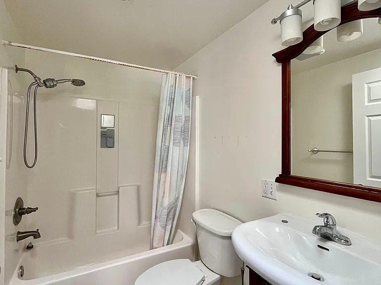 760 N El Molino Ave — Photo 14