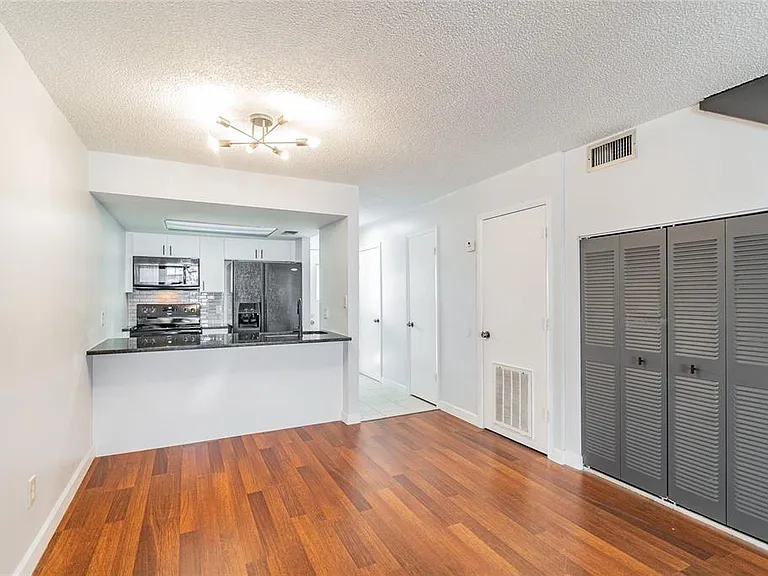 4907 W McElroy Ave #H209 — Photo 4