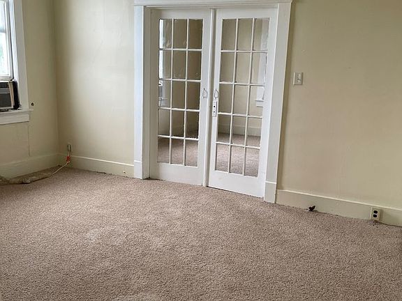 3rd image of 1301 Walnut St APT B