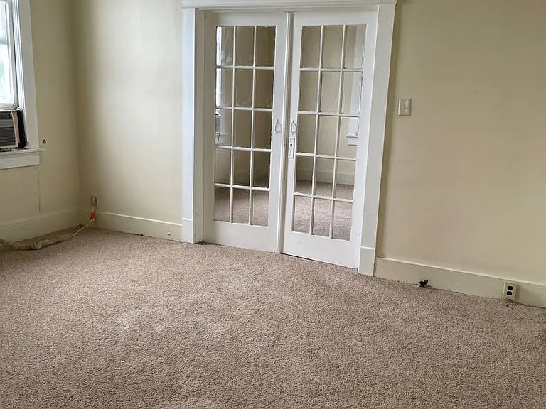 1301 Walnut St — Photo 3