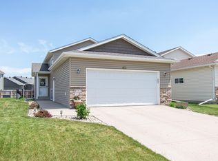 6182 35th St S, Fargo, ND 58104