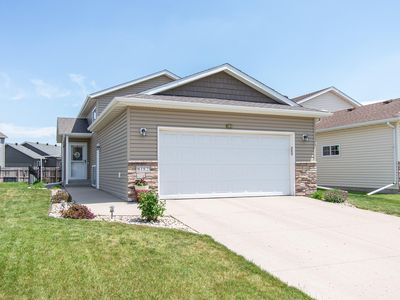 6182 35th St S, Fargo, ND, 58104