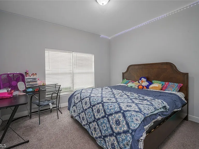 1802 NW 20th Ter — Photo 18