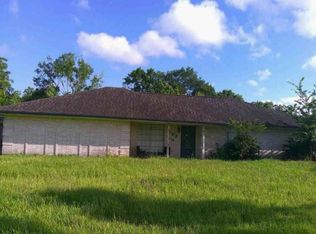 103 Deaton St, Jones Creek, TX 77541