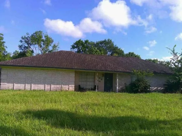 103 Deaton St, Jones Creek, TX 77541