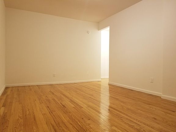3rd image of 3301 Hull Ave