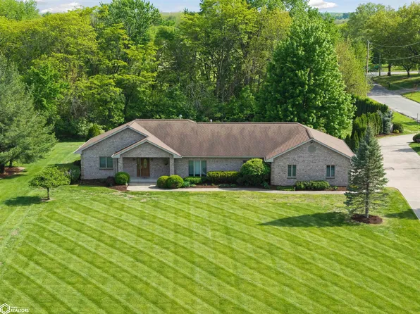 1301 S Maple St, Fairfield, IA 52556