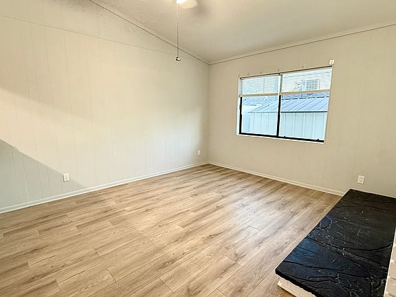 5th image of 20330 Superior St