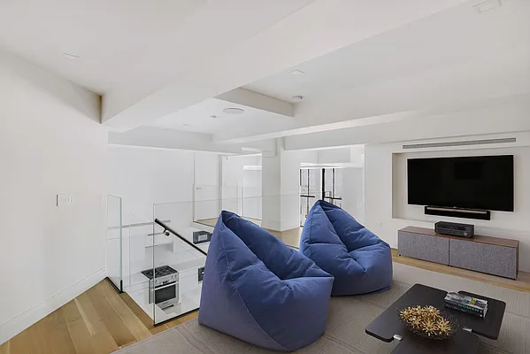 Rented by Compass | media 31