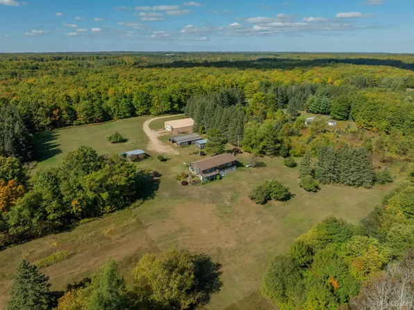 N4750 S Samuelson Rd, Chatham, MI 49816