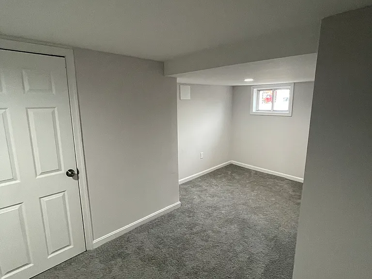 1514 N Luzerne Ave — Photo 11