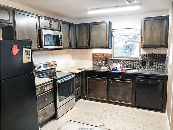 2nd image of 1210 Westover St