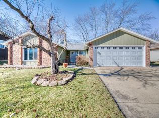 260 Durham Ln, Bloomingdale, IL 60108
