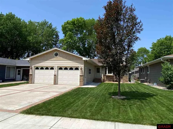 1520 Elmwood St, New Ulm, MN 56073