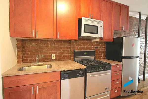 Rented by FirstService Realty (legacy) | media 7