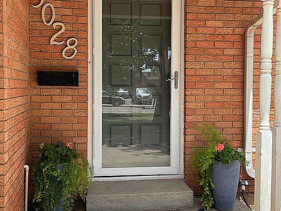 4th image of 5028 Charles St