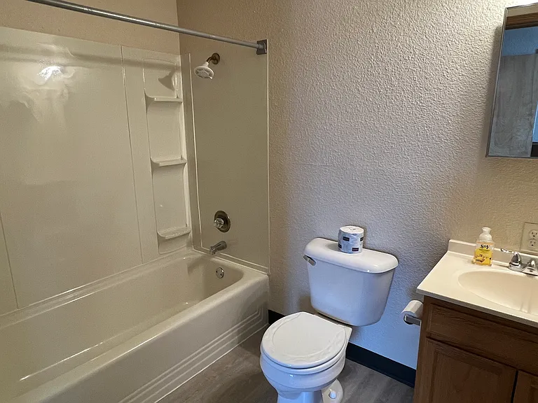 101 E 2nd St #1 — Photo 12