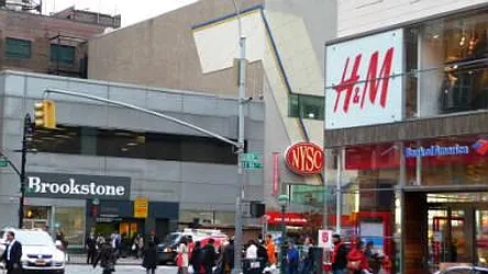 Rented by Plaza Real Estate Group