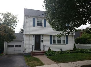 8 Glenham St, West Roxbury, MA 02132